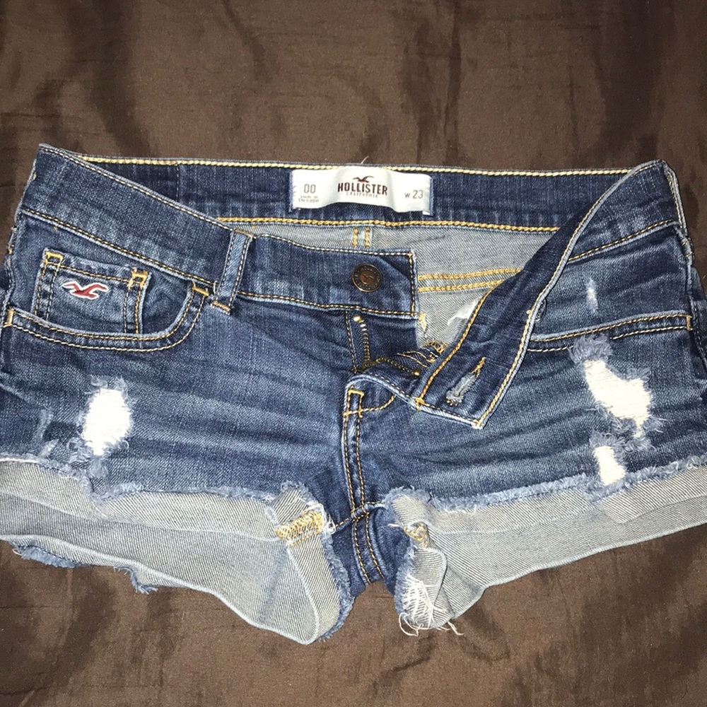 Low rise Hollister shorts